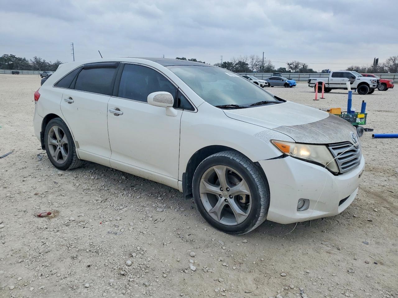 2010 TOYOTA VENZA photo 4