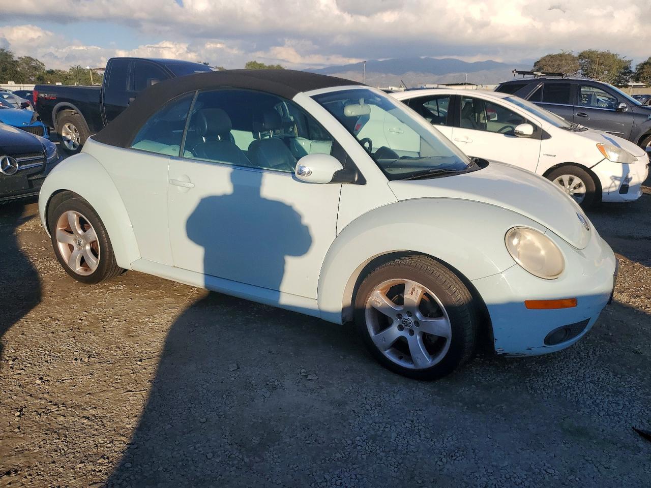 2006 VOLKSWAGEN NEW BEETLE CONVERTIBLE OPTION PACKAGE 2 photo 4