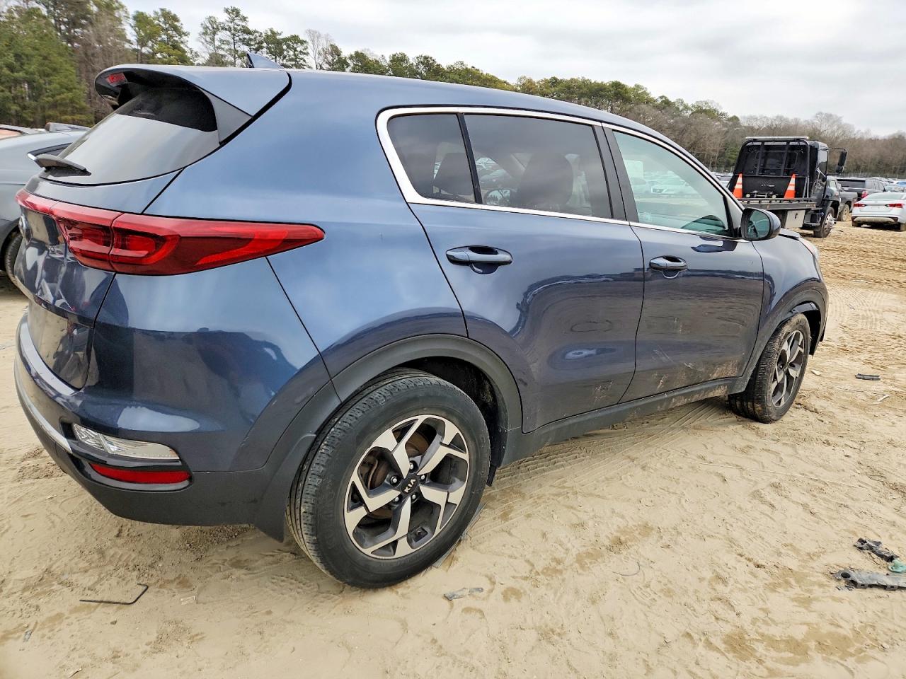 2021 KIA SPORTAGE LX photo 3
