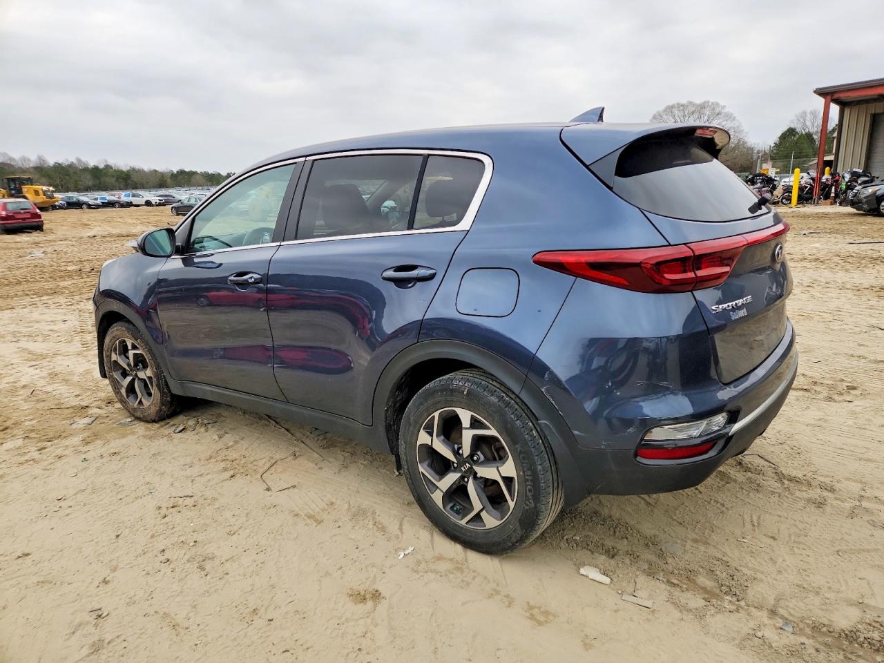 2021 KIA SPORTAGE LX photo 2