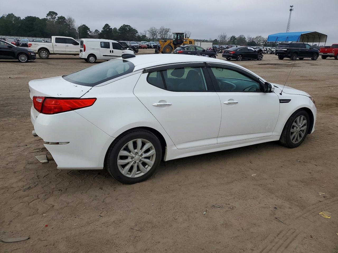 2015 KIA OPTIMA LX photo 3