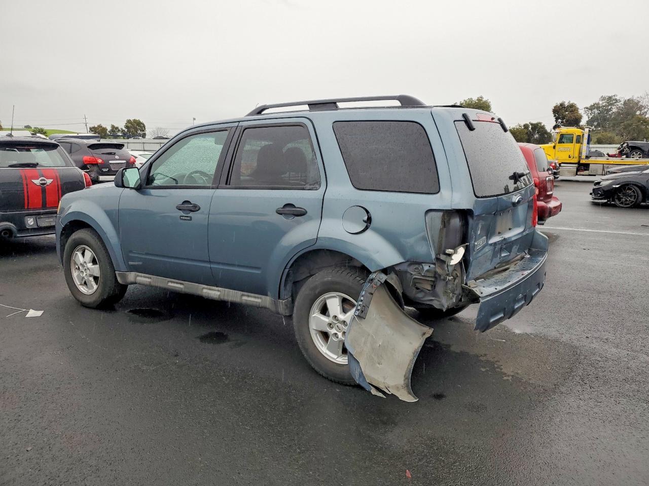 2010 FORD ESCAPE XLT photo 2
