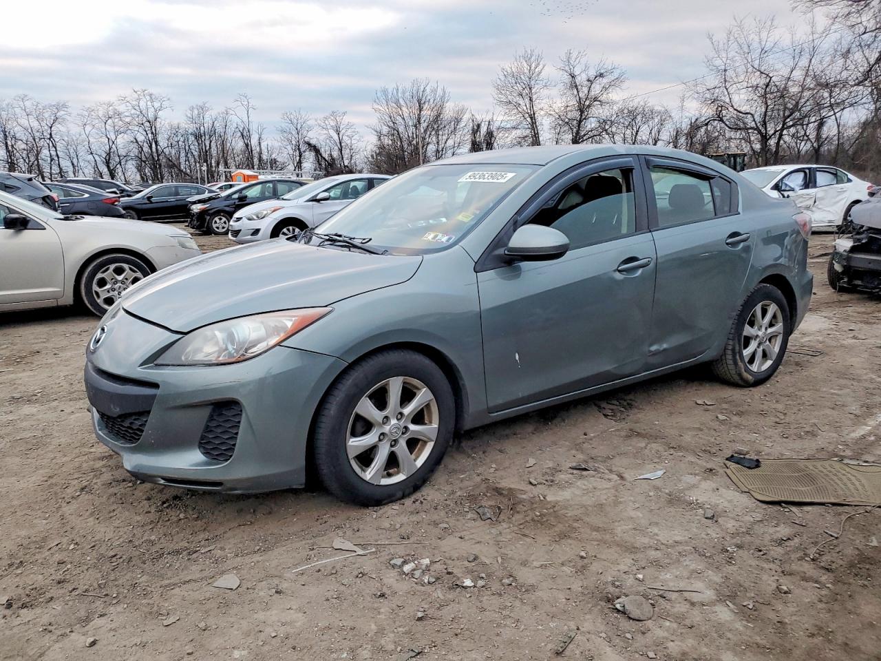2013 MAZDA 3