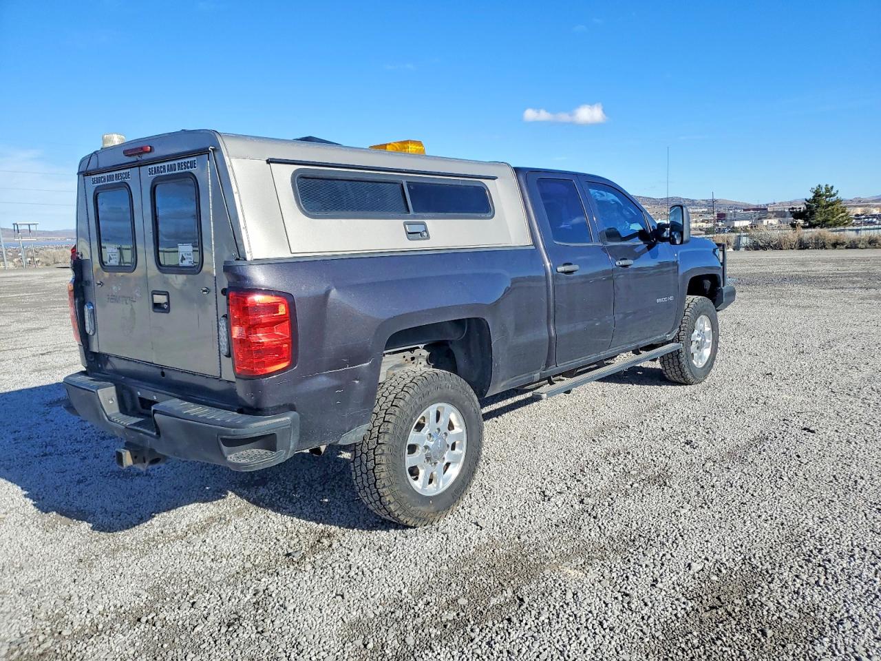 2016 CHEVROLET SILVERADO C2500 HEAVY DUTY photo 3