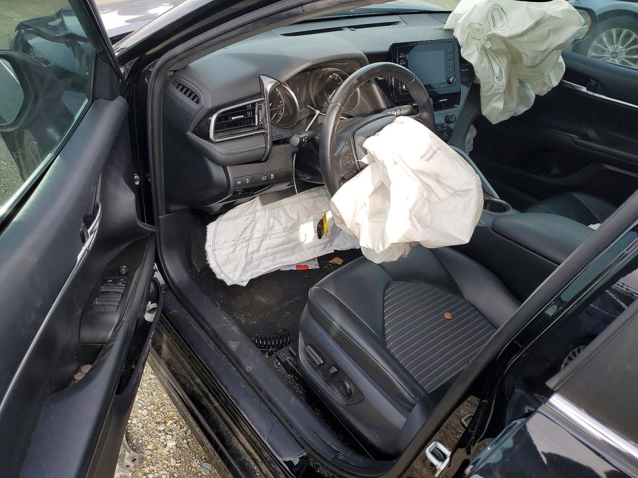 2021 TOYOTA CAMRY SE photo 8