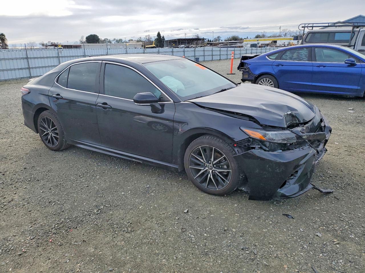 2021 TOYOTA CAMRY SE photo 4
