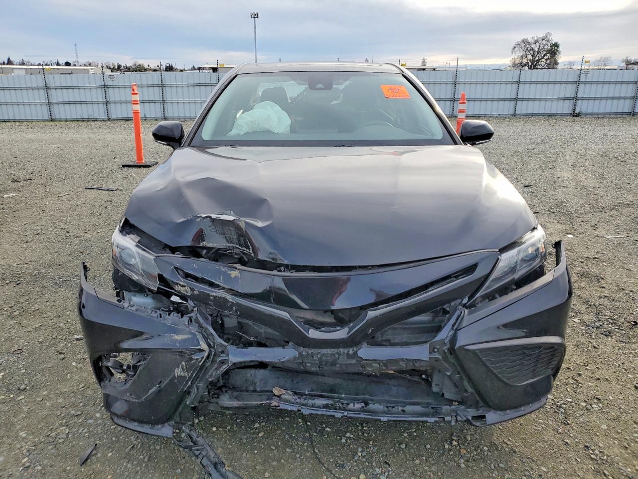2021 TOYOTA CAMRY SE photo 5
