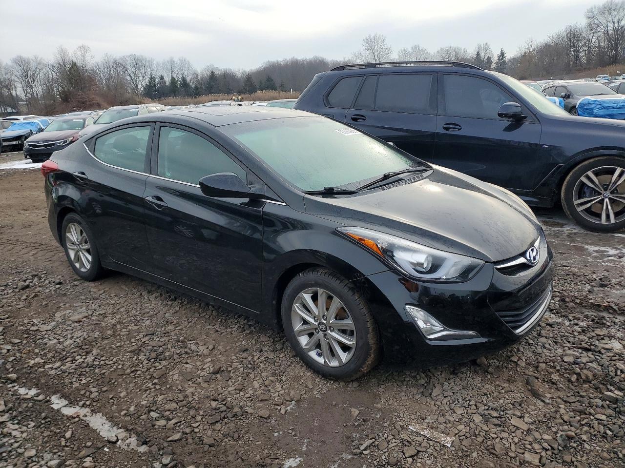 2015 HYUNDAI ELANTRA SE photo 4