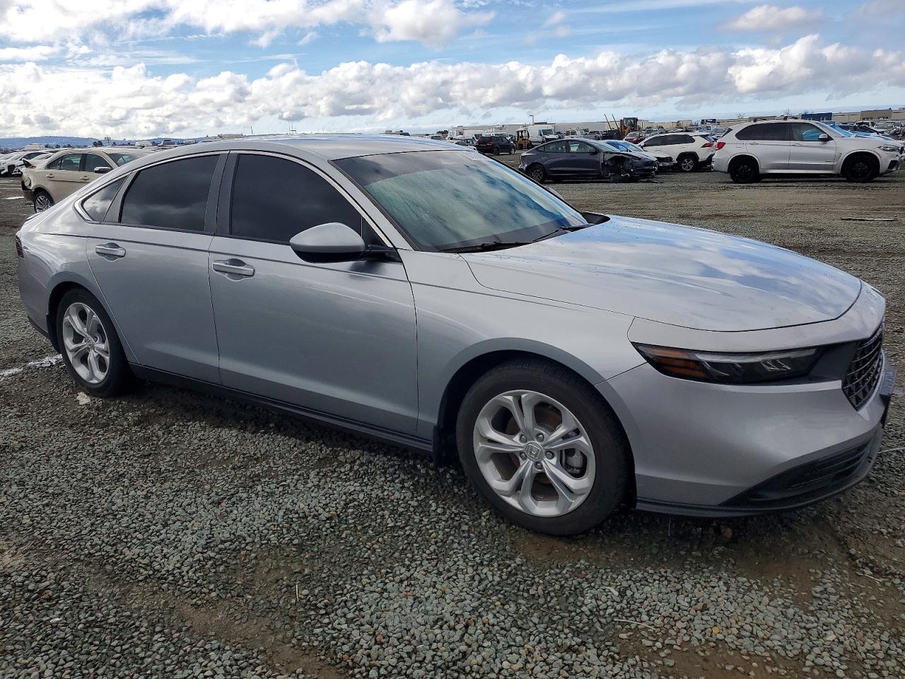 2024 HONDA ACCORD LX photo 4