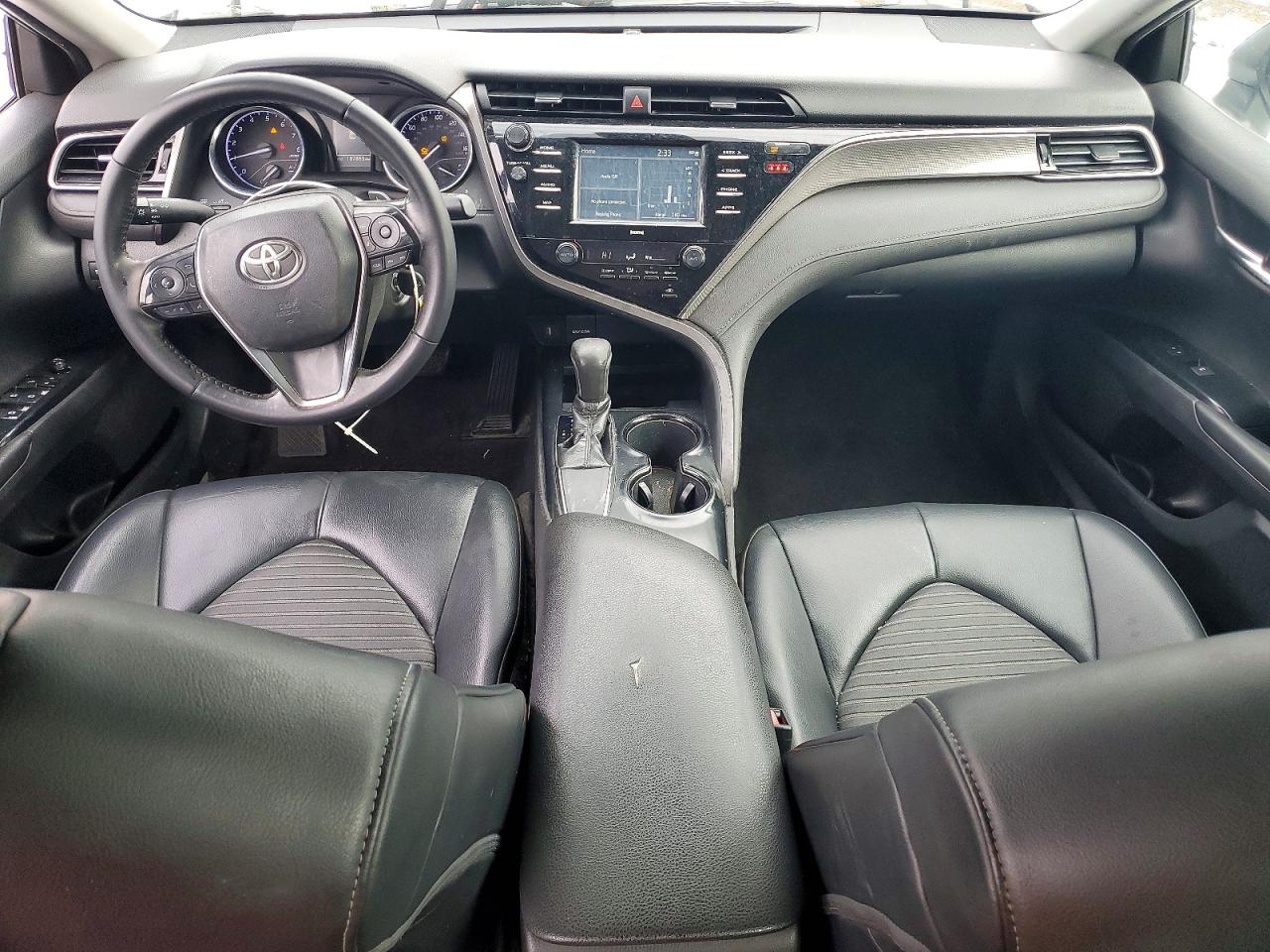 2020 TOYOTA CAMRY SE photo 8