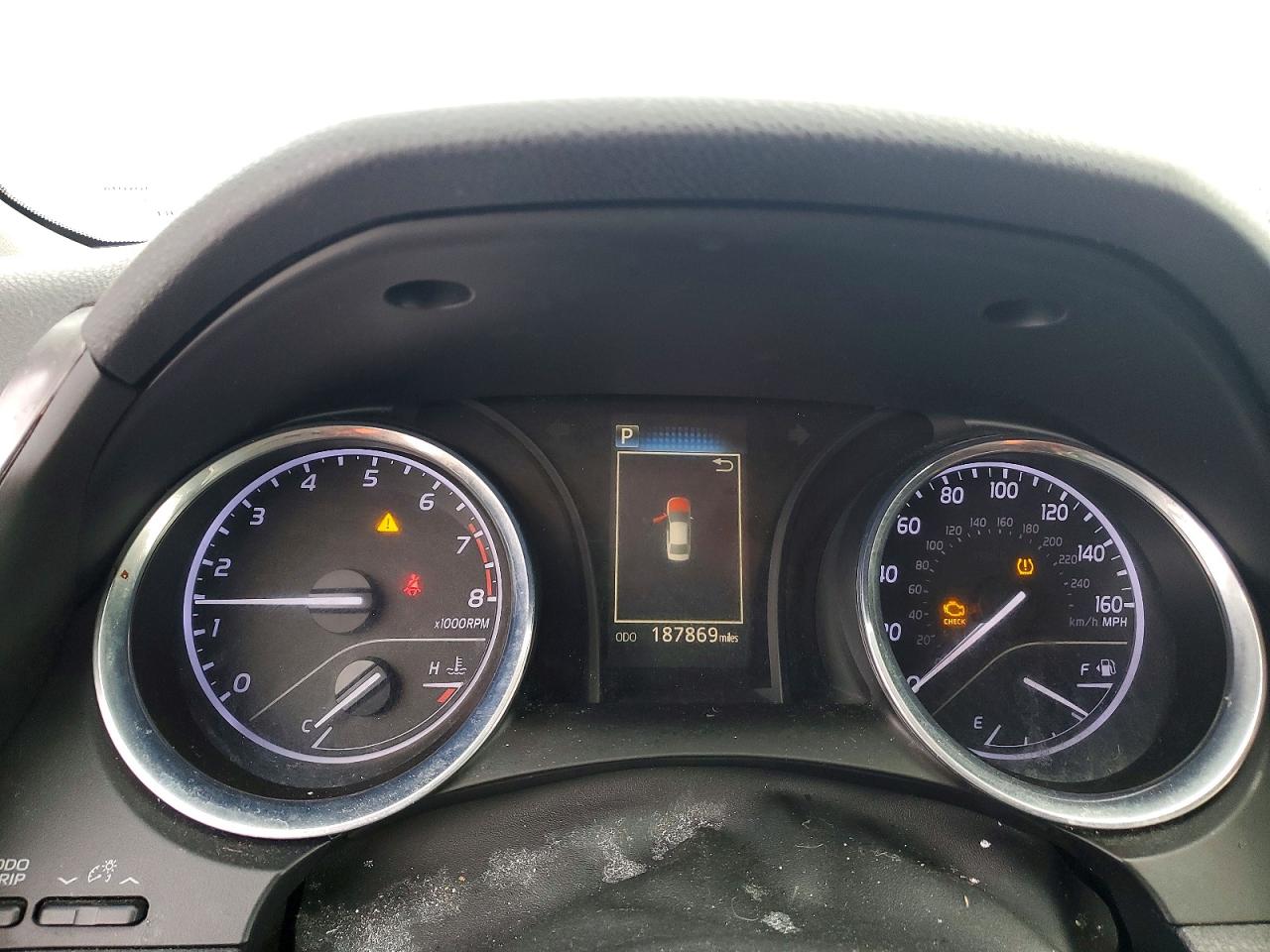 2020 TOYOTA CAMRY SE photo 9