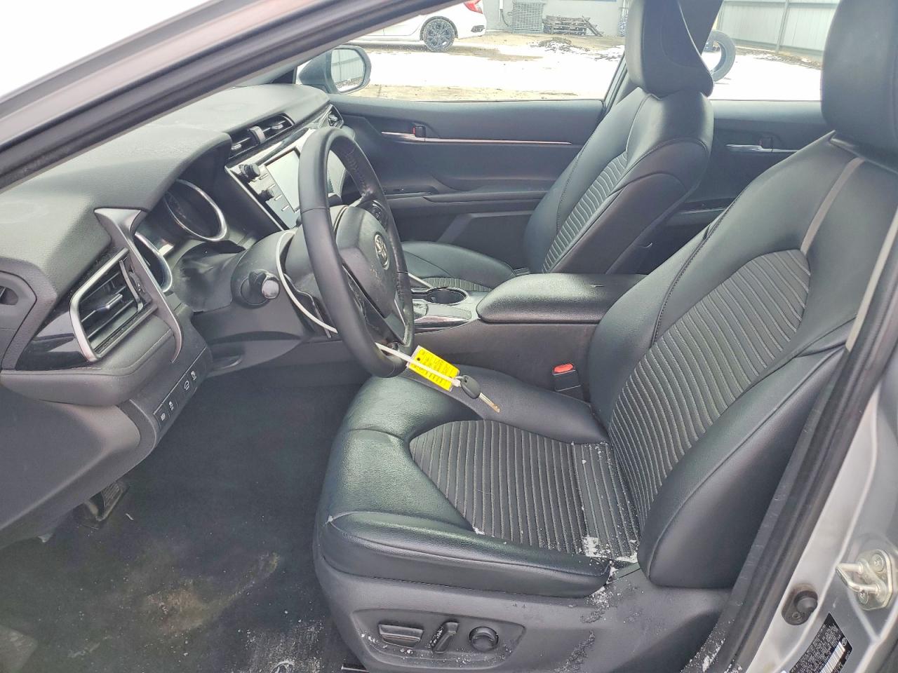 2020 TOYOTA CAMRY SE photo 7
