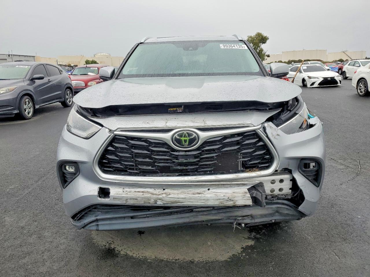2021 TOYOTA HIGHLANDER XLE photo 5