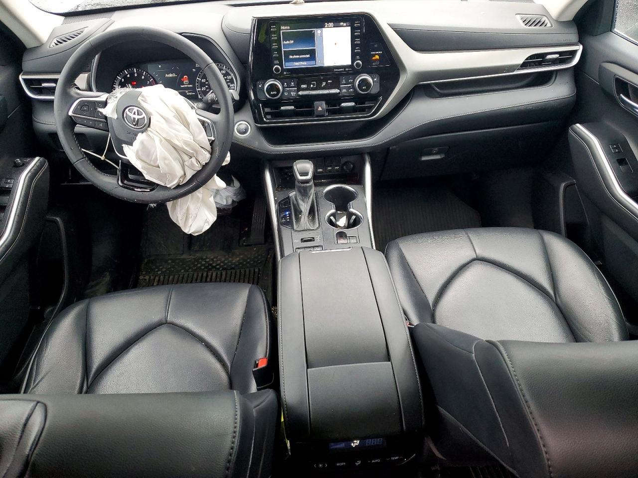 2021 TOYOTA HIGHLANDER XLE photo 8