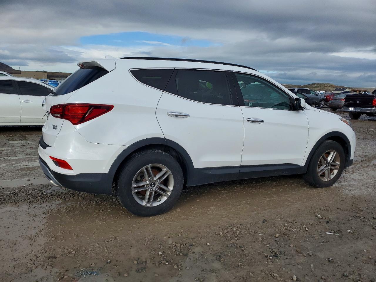 2017 HYUNDAI SANTA FE SPORT photo 3