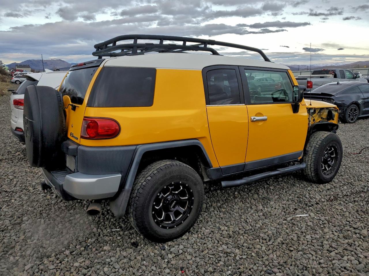 2007 TOYOTA FJ CRUISER photo 3