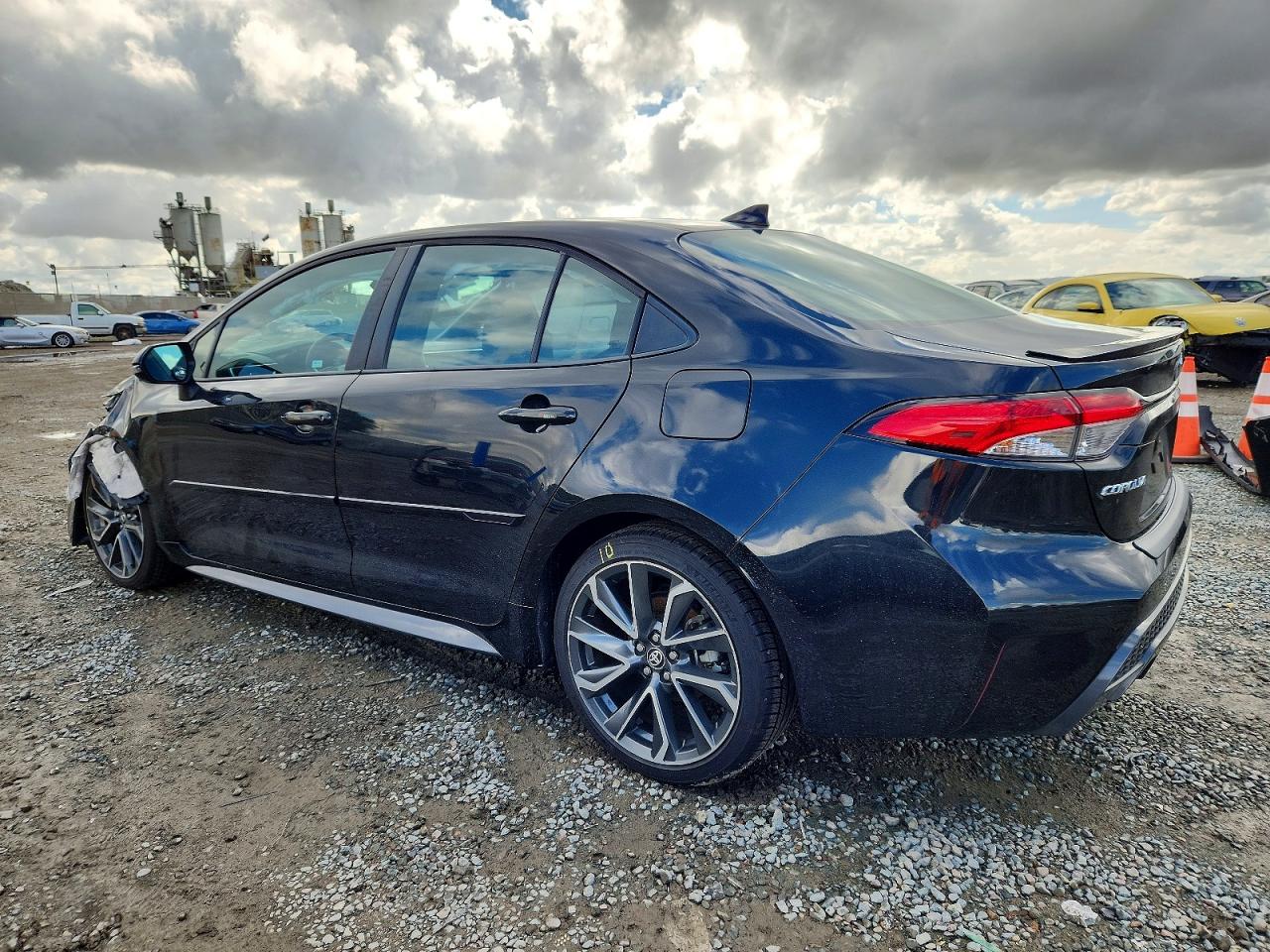 2021 TOYOTA COROLLA SE photo 2