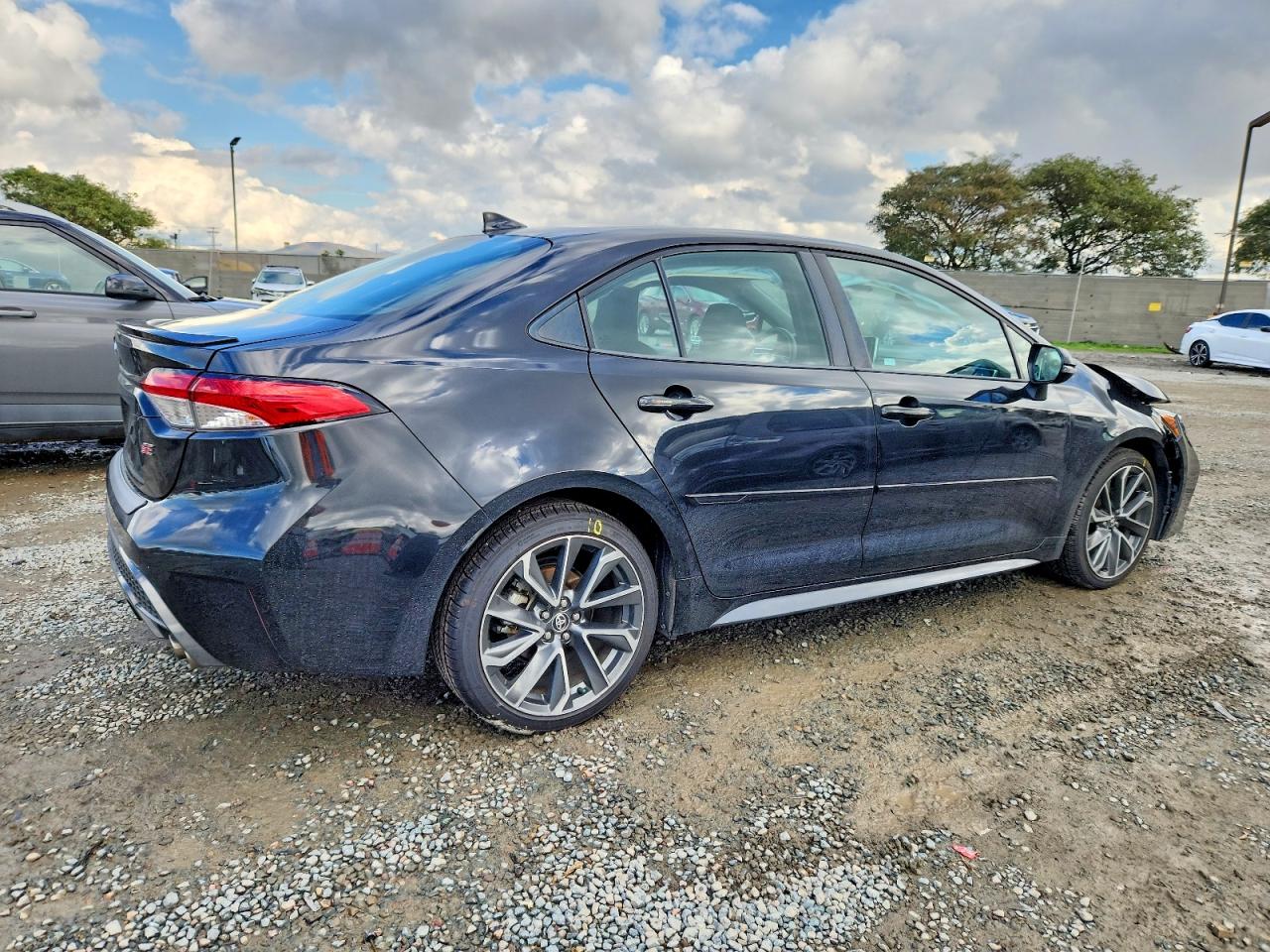 2021 TOYOTA COROLLA SE photo 3