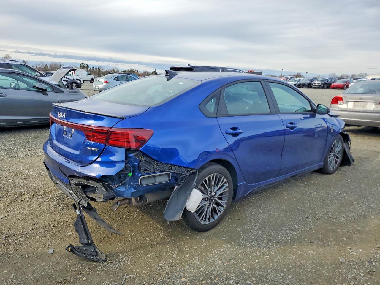 2024 KIA FORTE GT LINE photo 7