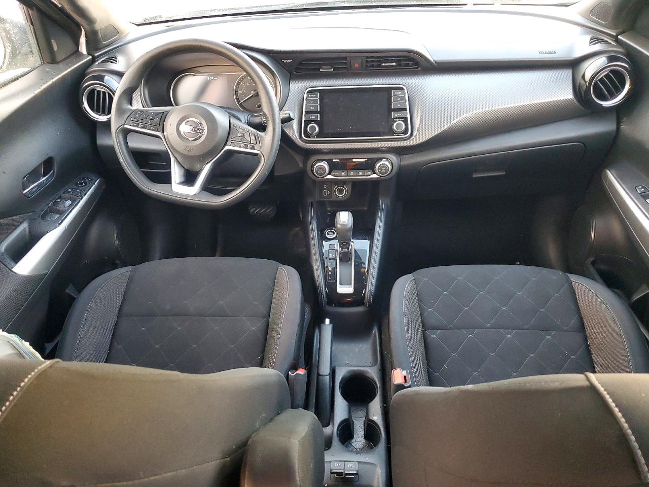 2020 NISSAN KICKS SV photo 8