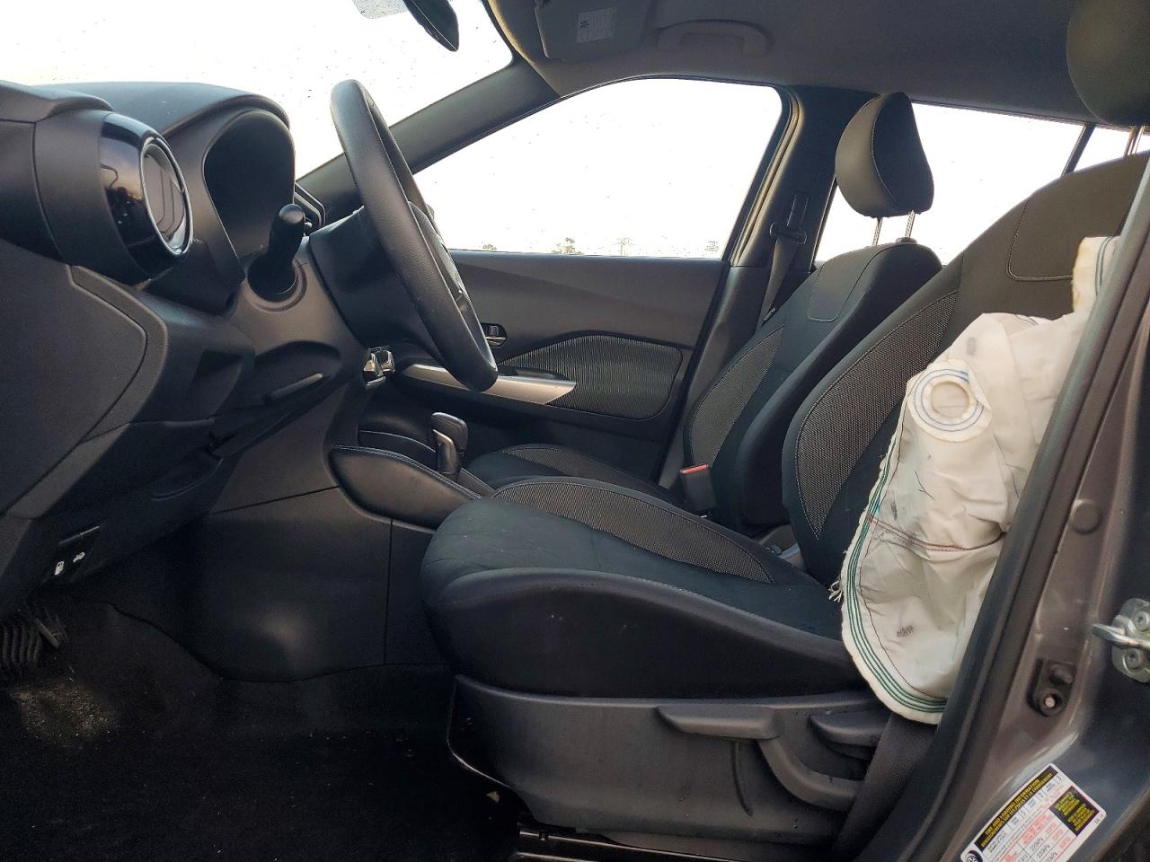 2020 NISSAN KICKS SV photo 7