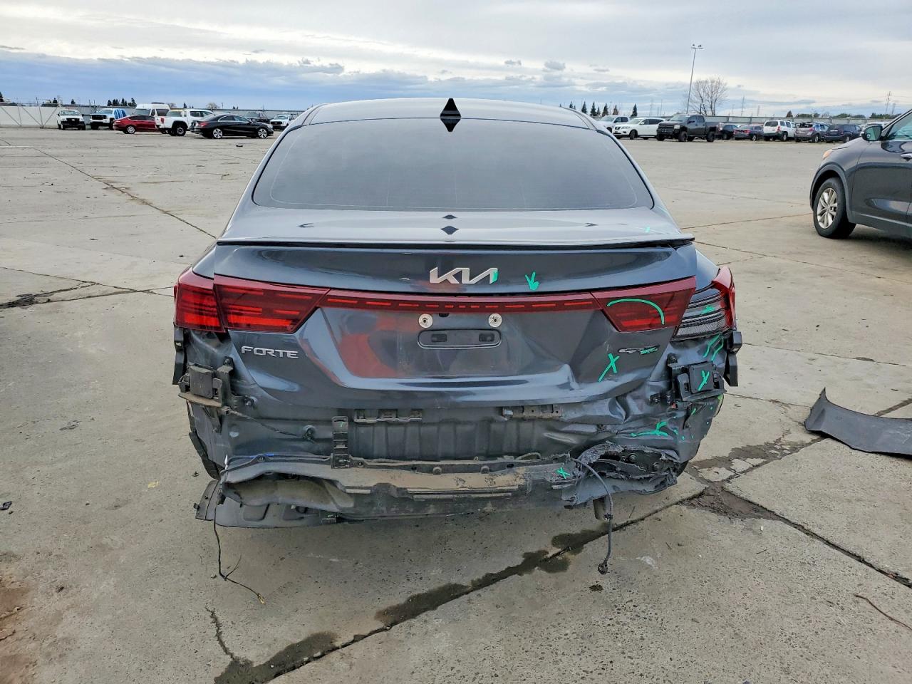 2023 KIA FORTE GT LINE photo 6