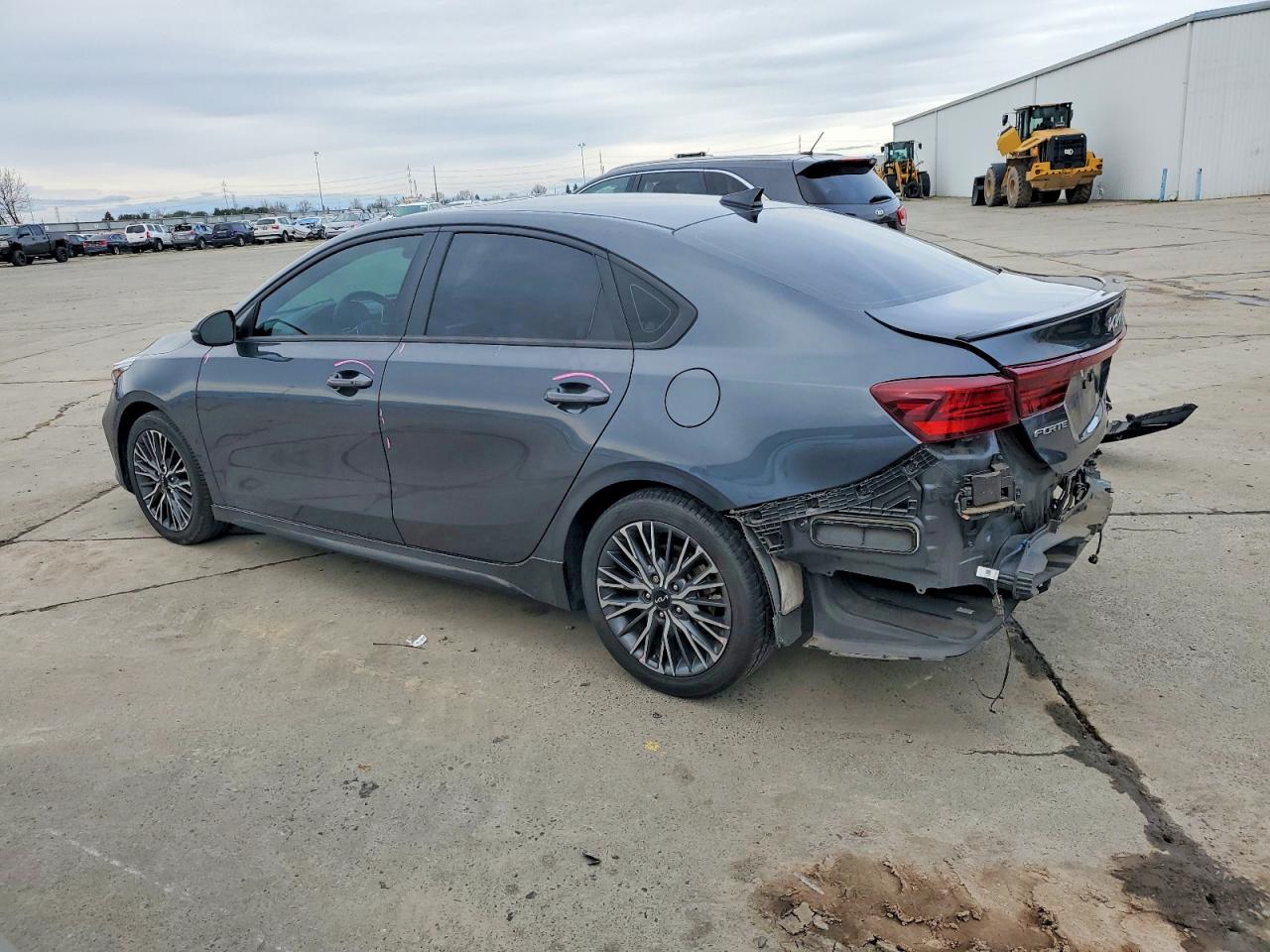 2023 KIA FORTE GT LINE photo 2