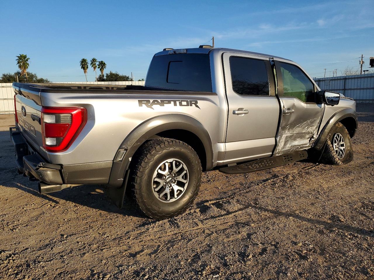 2023 FORD F150 RAPTOR photo 3