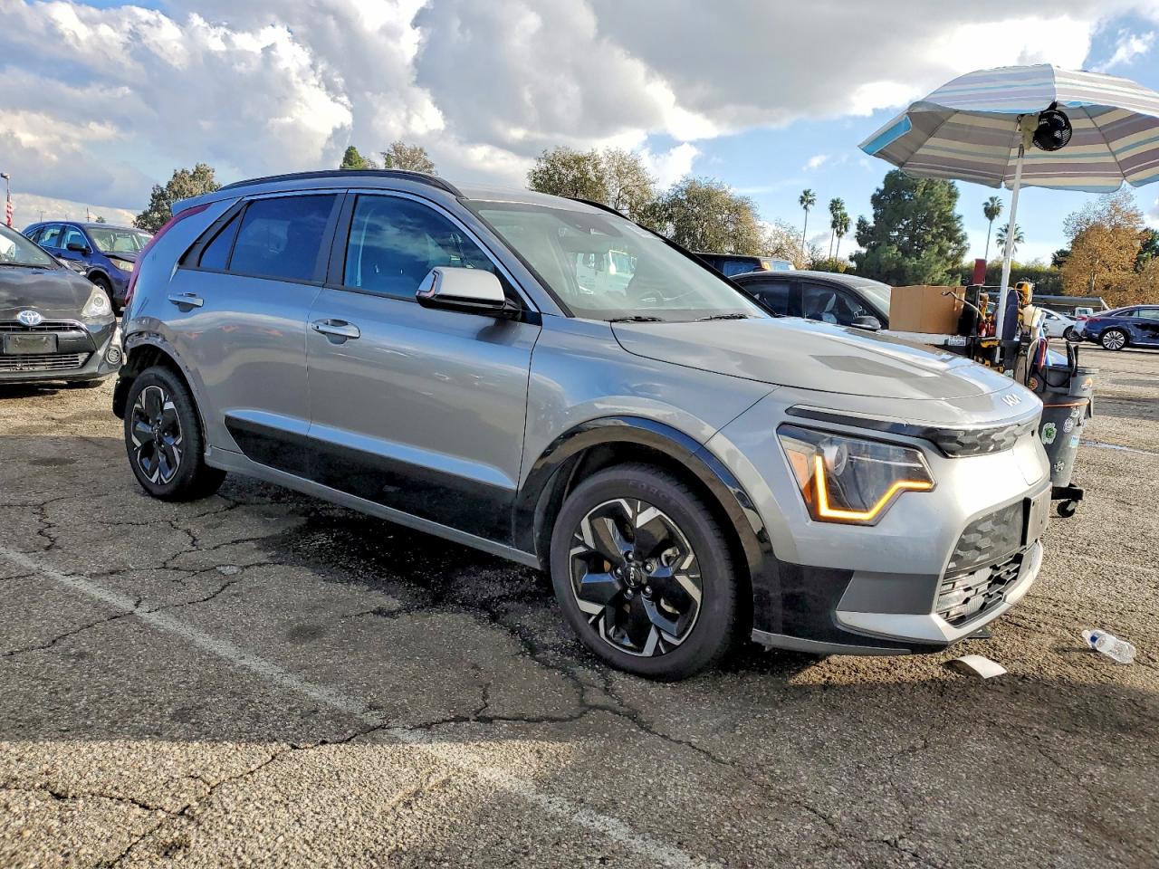 2023 KIA NIRO photo 4