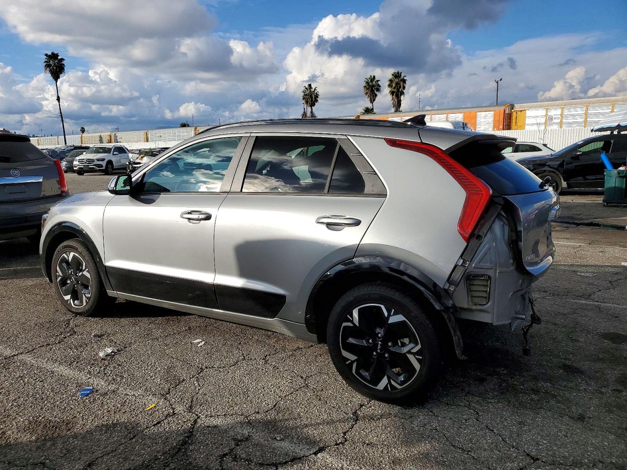 2023 KIA NIRO photo 2