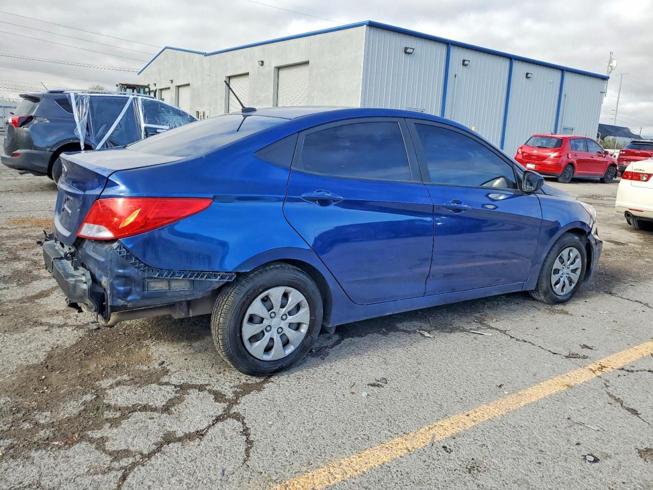 2017 HYUNDAI ACCENT SE photo 3