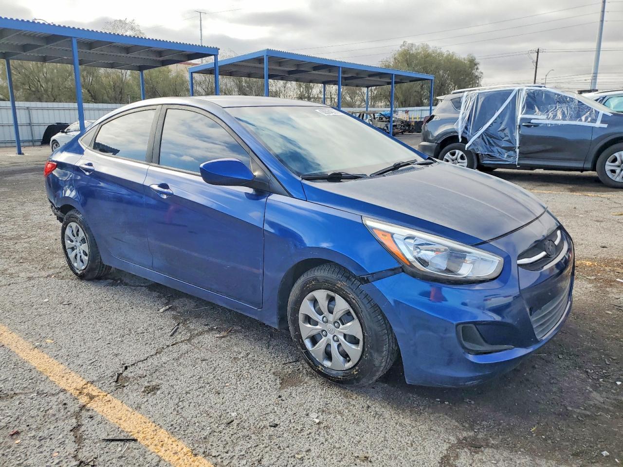 2017 HYUNDAI ACCENT SE photo 4