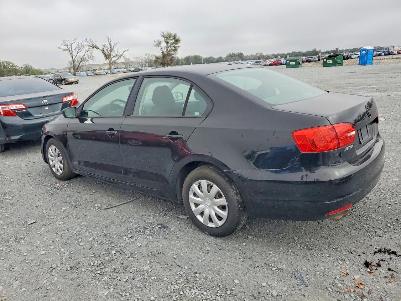 2012 VOLKSWAGEN JETTA BASE photo 2