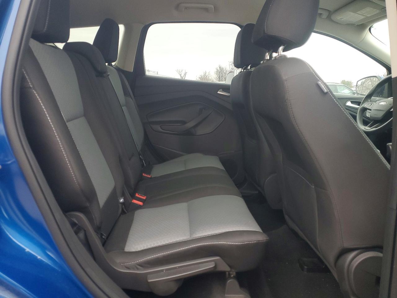 2017 FORD ESCAPE SE photo 11