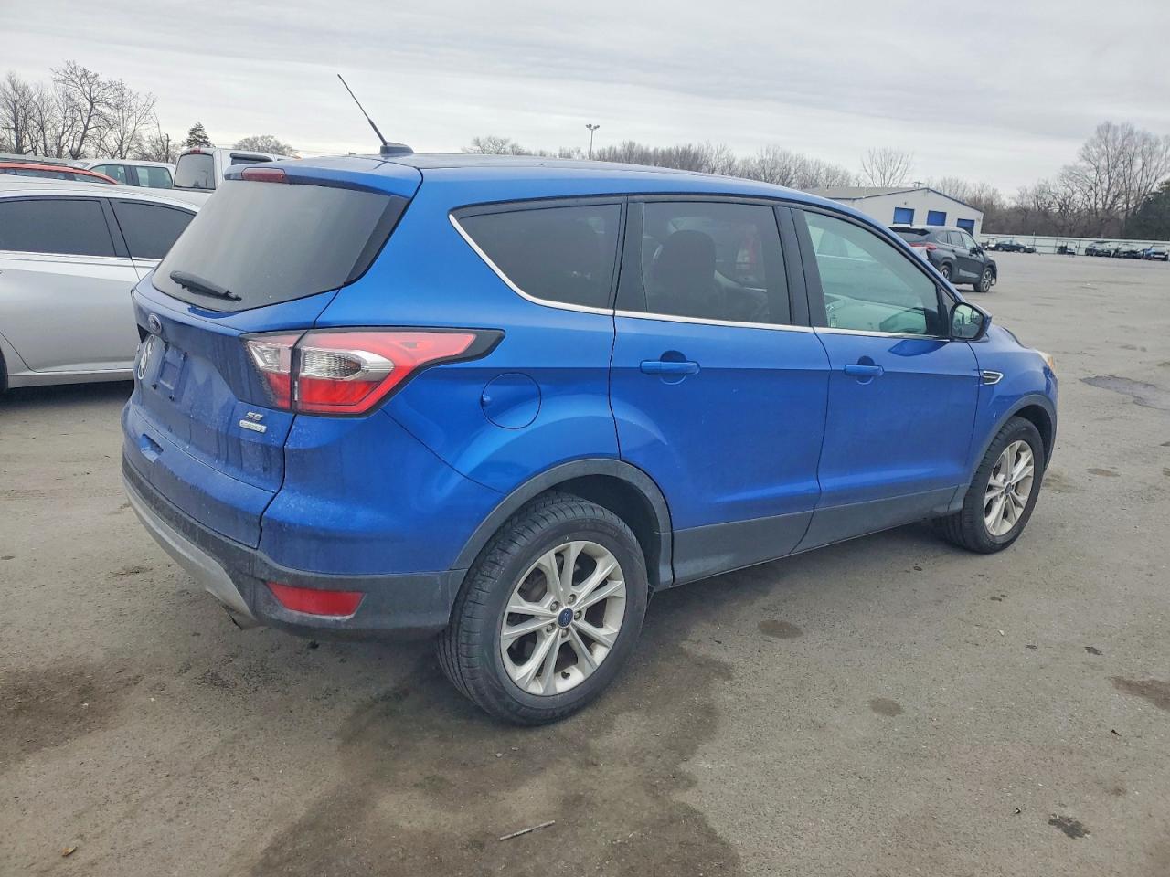 2017 FORD ESCAPE SE photo 3