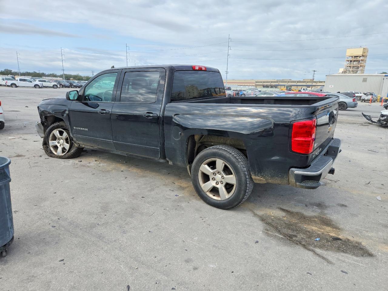 2017 CHEVROLET SILVERADO C1500 LT photo 2