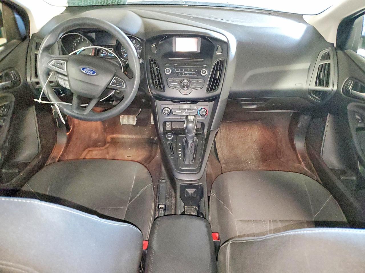 2015 FORD FOCUS SE photo 8