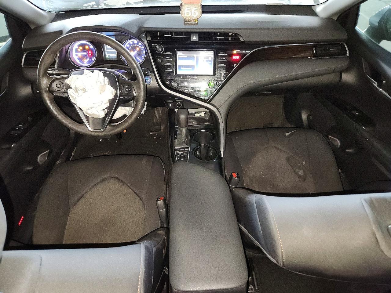 2020 TOYOTA CAMRY LE photo 8