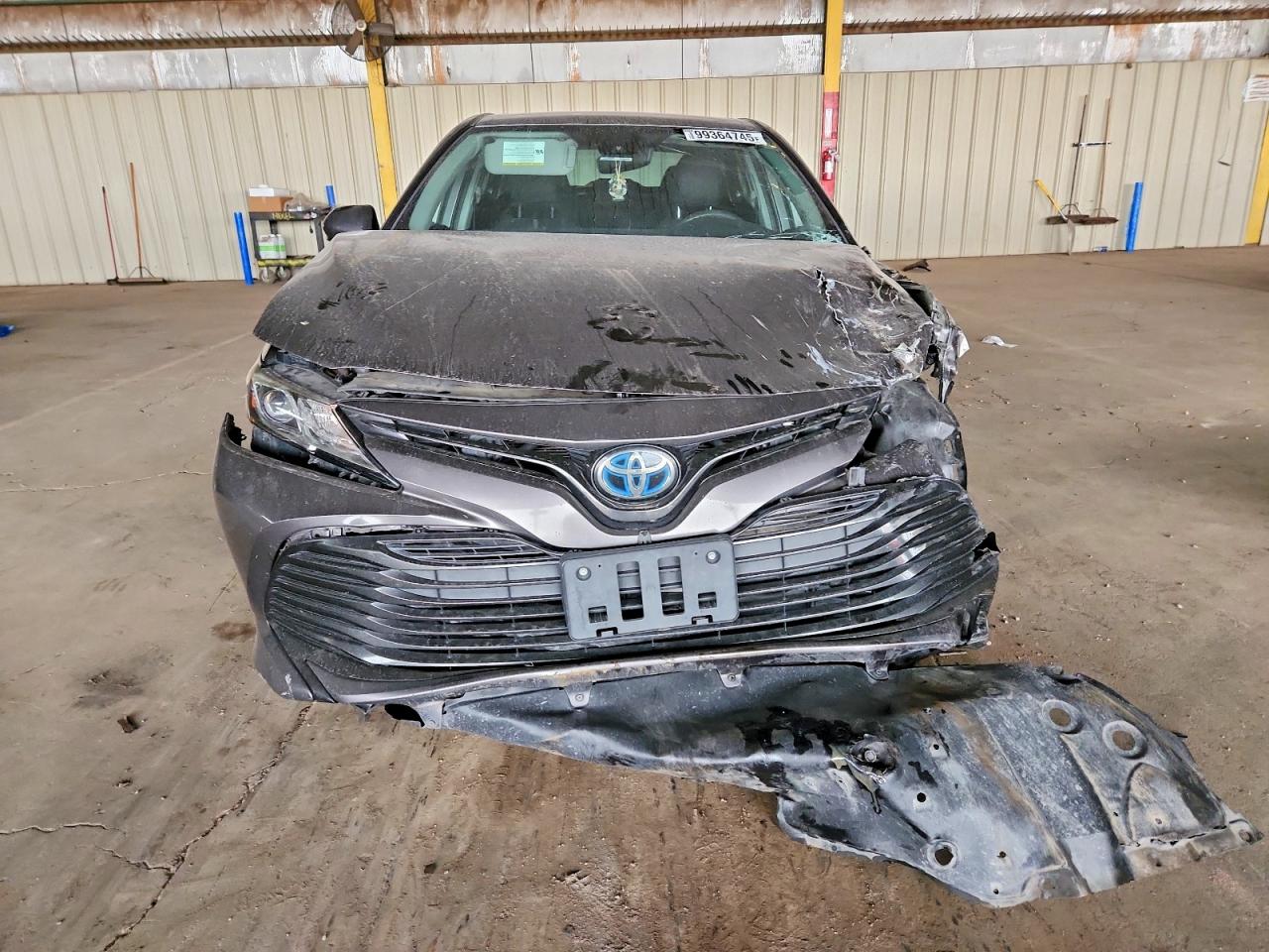 2020 TOYOTA CAMRY LE photo 5