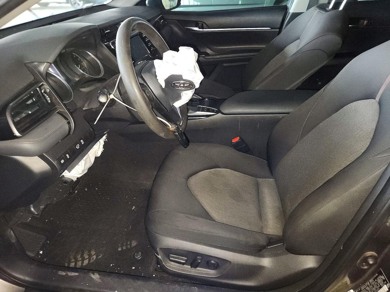 2020 TOYOTA CAMRY LE photo 7