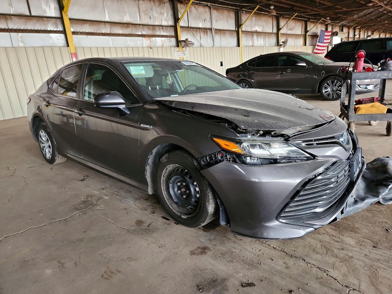 2020 TOYOTA CAMRY LE photo 4