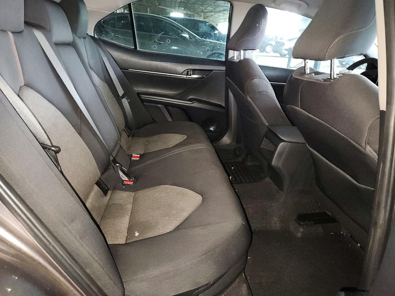 2020 TOYOTA CAMRY LE photo 10