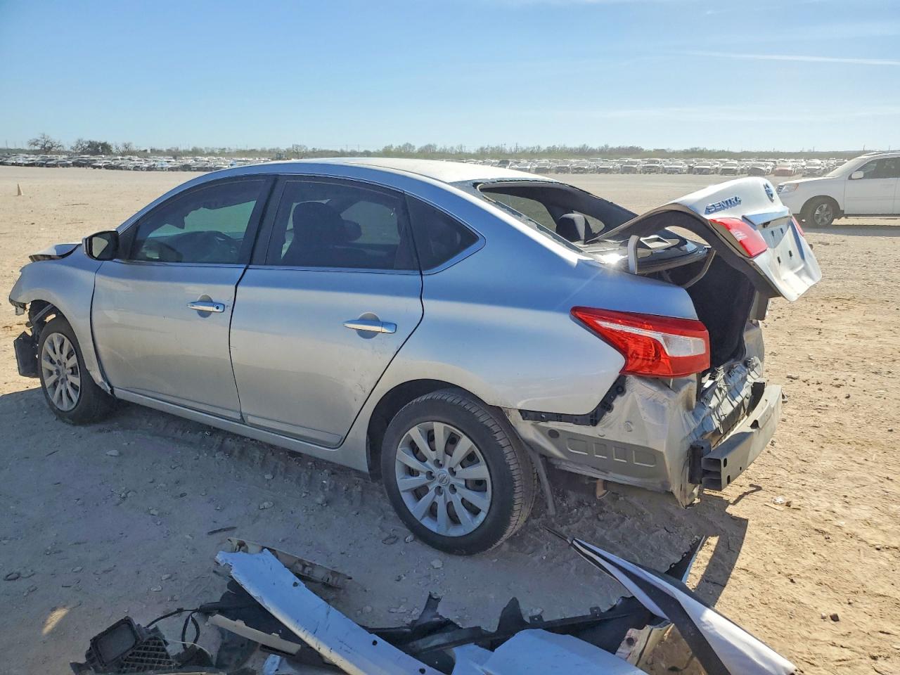 2018 NISSAN SENTRA S photo 2