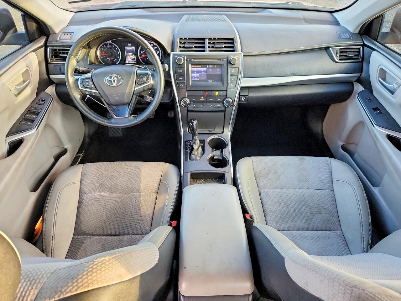 2017 TOYOTA CAMRY LE photo 8