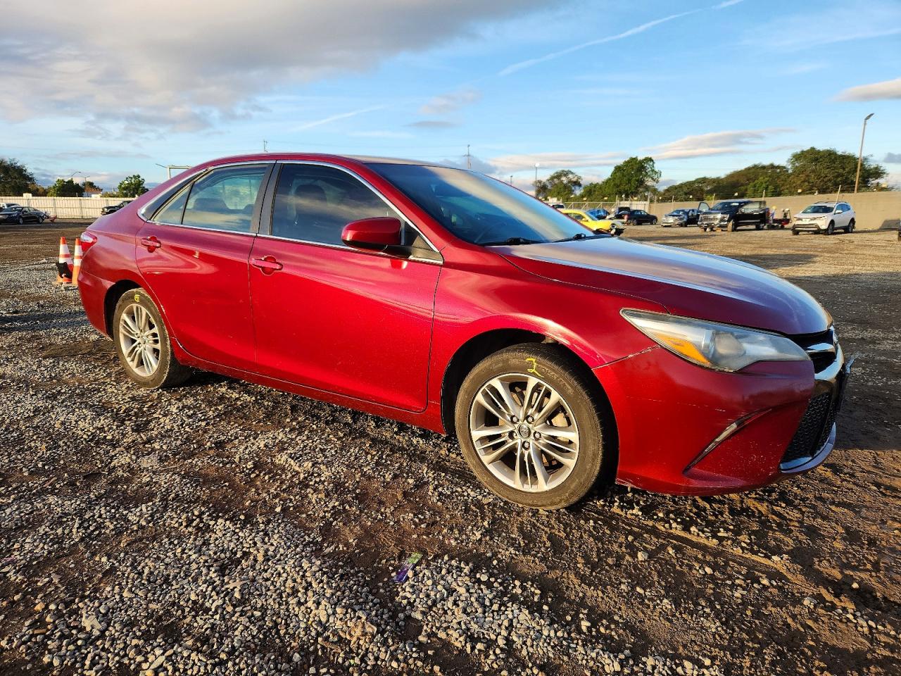 2017 TOYOTA CAMRY LE photo 4