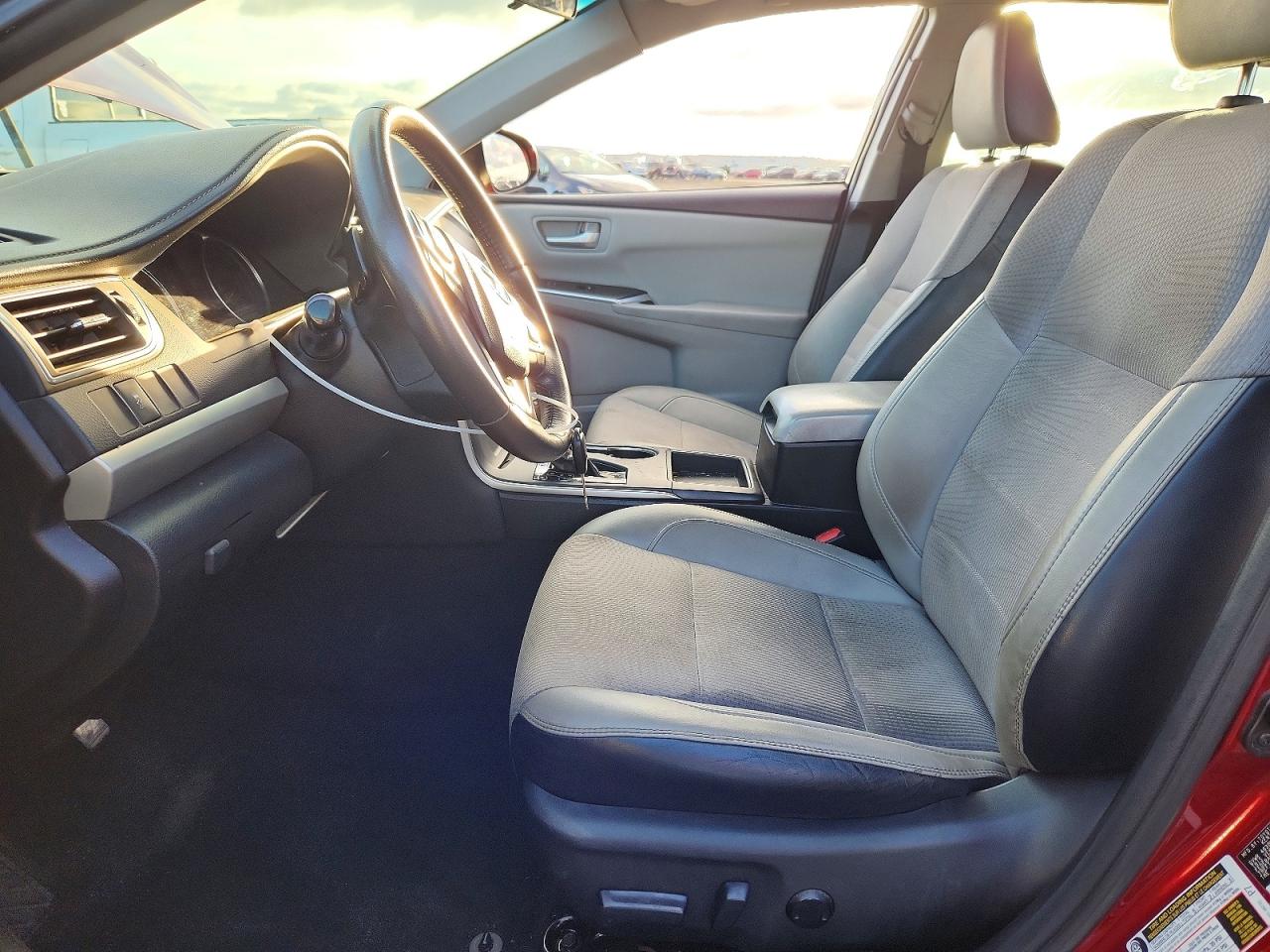 2017 TOYOTA CAMRY LE photo 7