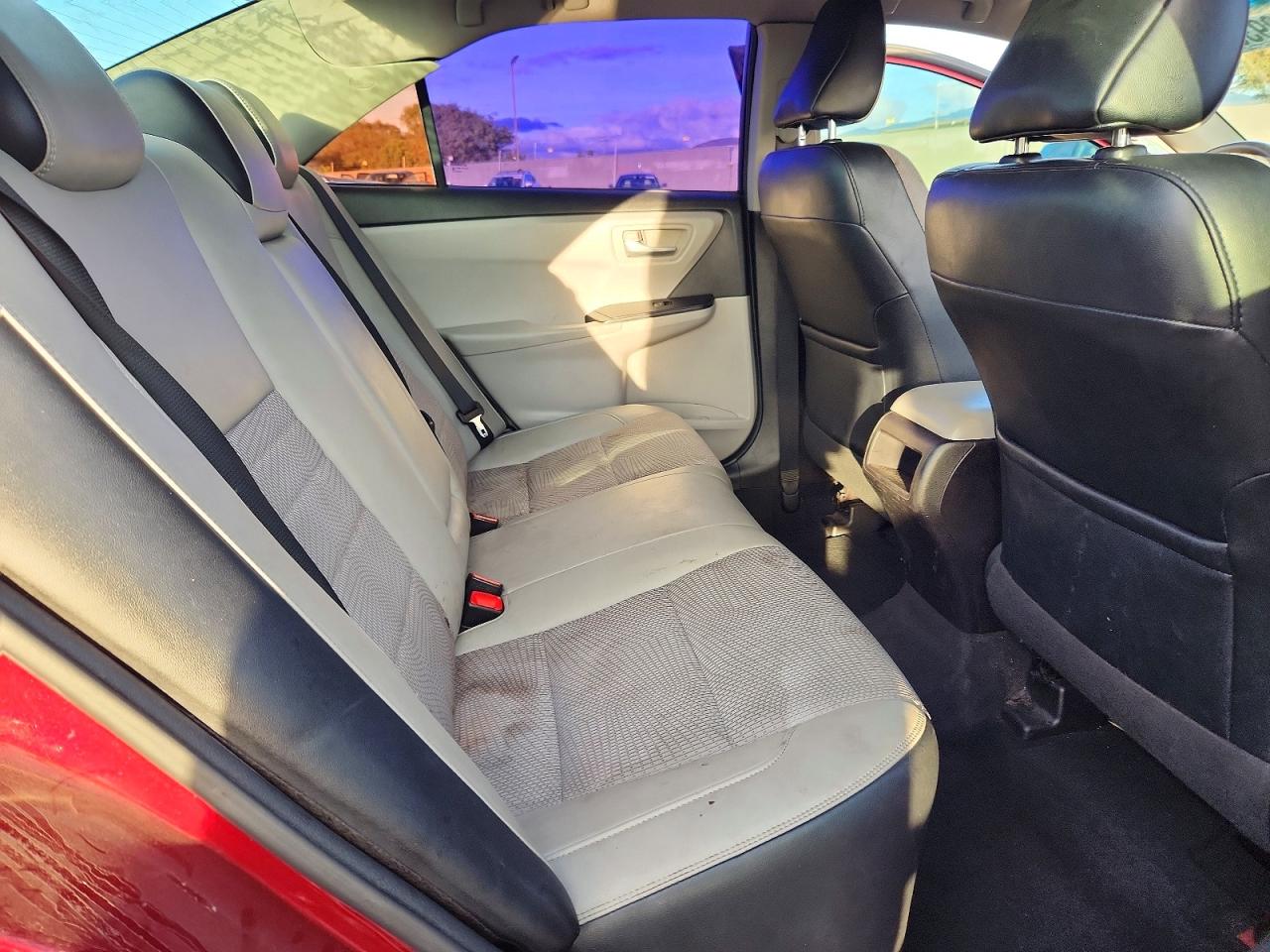 2017 TOYOTA CAMRY LE photo 10