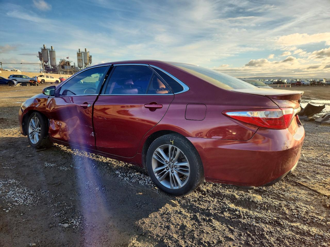 2017 TOYOTA CAMRY LE photo 2