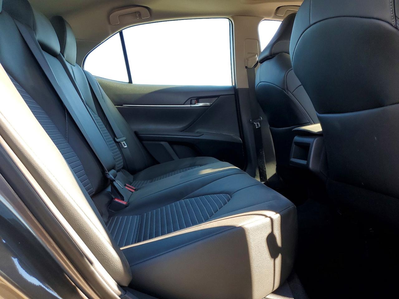 2021 TOYOTA CAMRY SE photo 10
