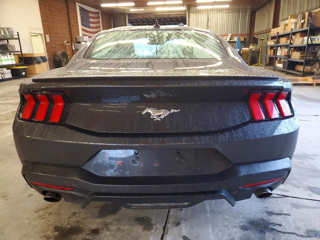 2024 FORD MUSTANG photo 6